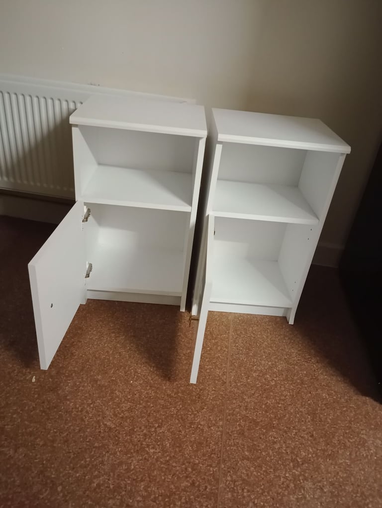 image for 2 X Matching White Bedside Cabinets 
