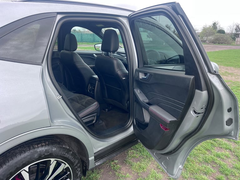 2023 Ford Kuga 2.5 EcoBoost Duratec 14.4kWh ST-Line X SUV 5dr Petrol Plug-in