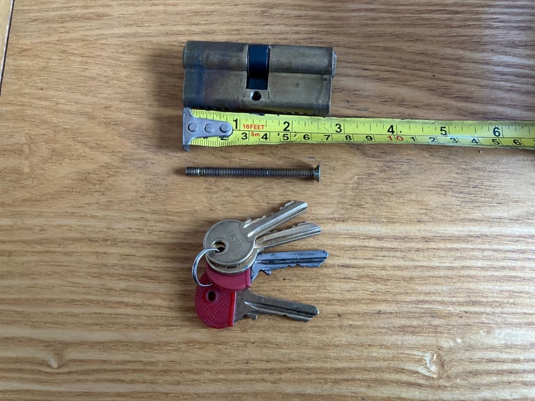 DOOR LOCK &KEYS