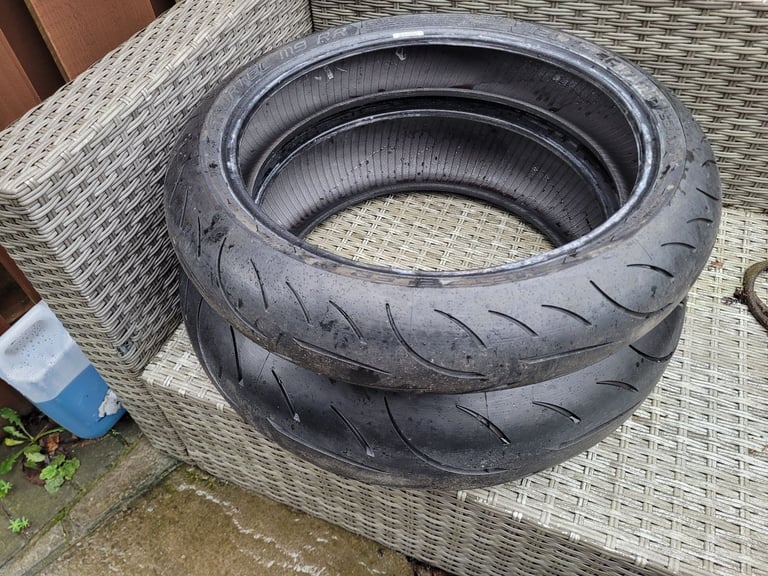 Metzeler Sportec M9 RR motorcycle tyres 190/55 17 and 120/70 17