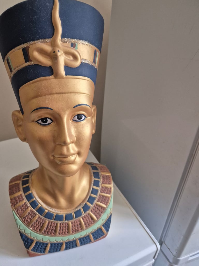 Egyptian figures 