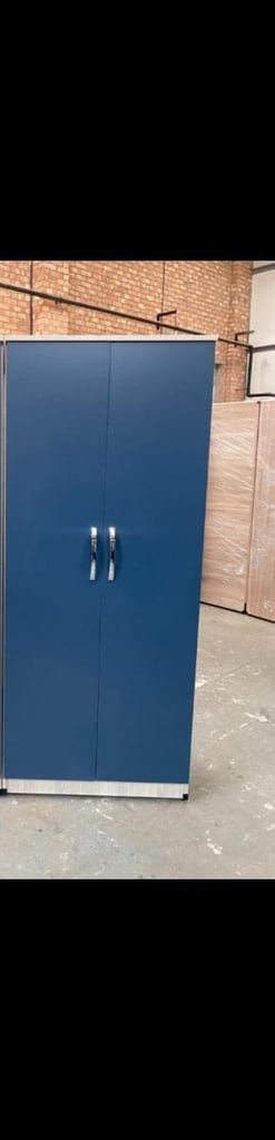 Wardrobe & Chest of drawers set