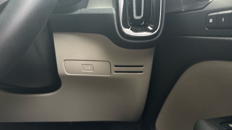 2025 Volvo XC40 Ultra, B3 Mild hybrid, Petrol, Bright Estate Petrol Automatic