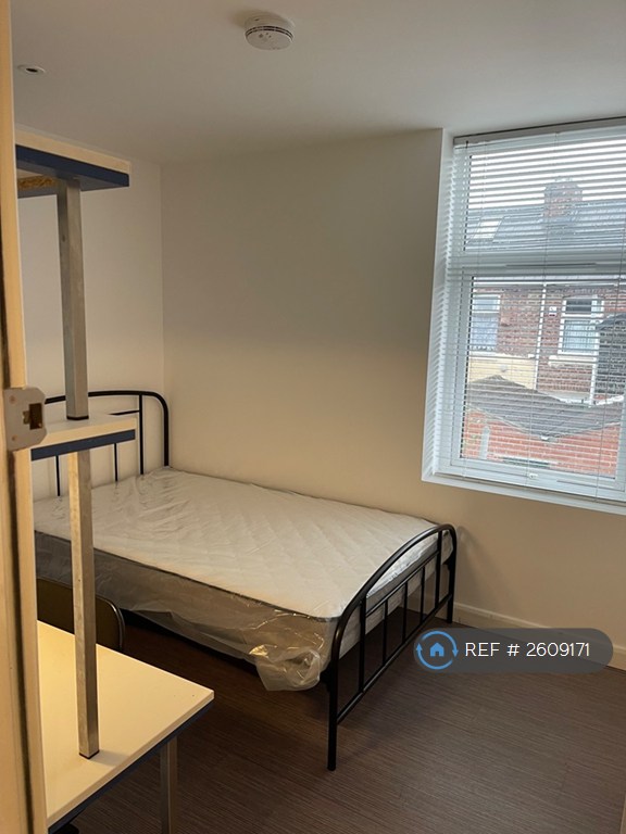4 bedroom house in Myrtle Street, Middlesbrough, TS1 (4 bed) (#2609171)