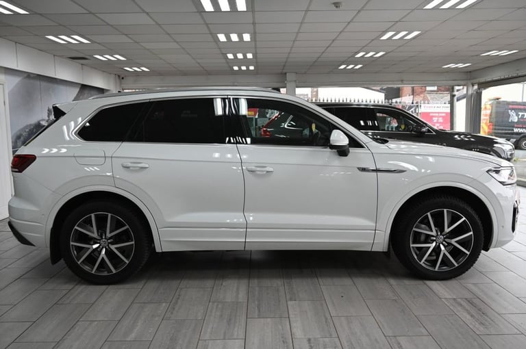 2018 68 VOLKSWAGEN TOUAREG 3.0 TDI V6 R-LINE SUV 5DR DIESEL TIPTRONIC 4MOTION EU