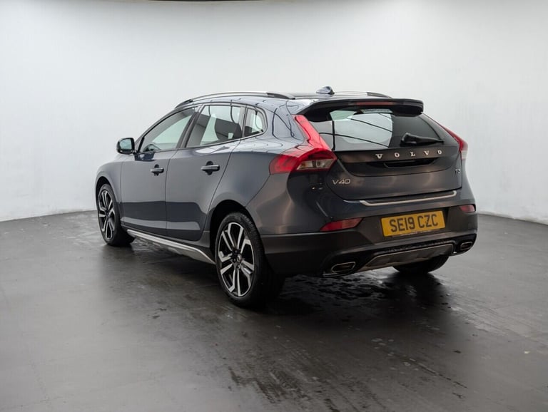 2019 Volvo V40 Cross Country 1.5 T3 Edition Hatchback 5dr Petrol Auto Euro 6 (s/s) (152 ps) 18'' ...