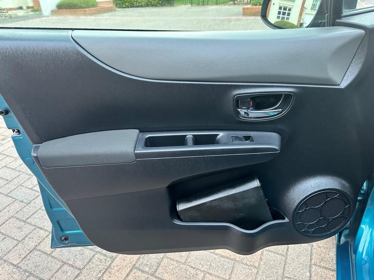 2013 Toyota Yaris 1.33 Dual VVT-i TR Euro 5 5dr HATCHBACK Petrol Manual