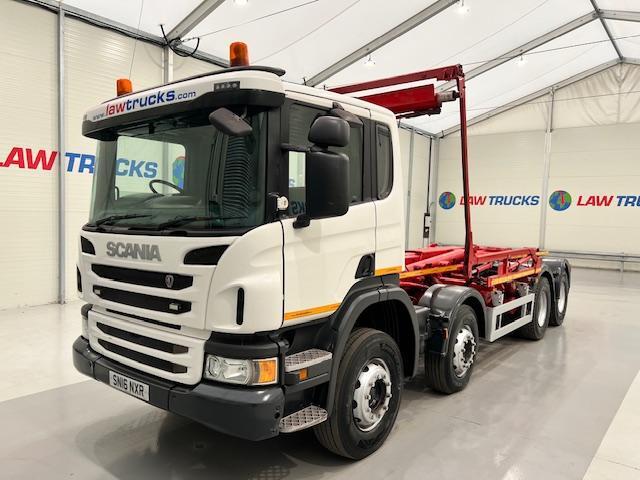 Scania P370 8x4 Rest Cab Hookloader Manual
