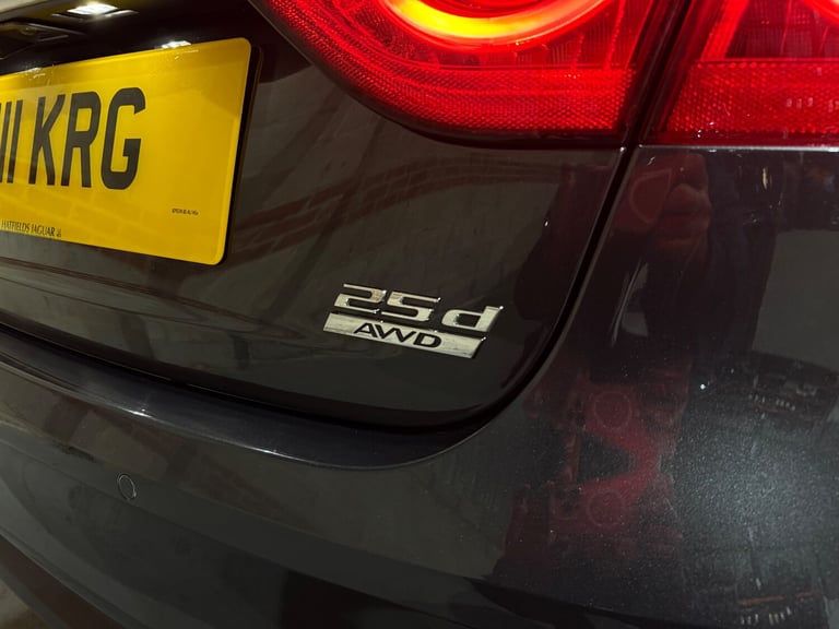 2017 Jaguar XF 2.0d R-Sport Saloon 4dr Diesel Auto AWD Euro 6 (s/s) (240 ps)