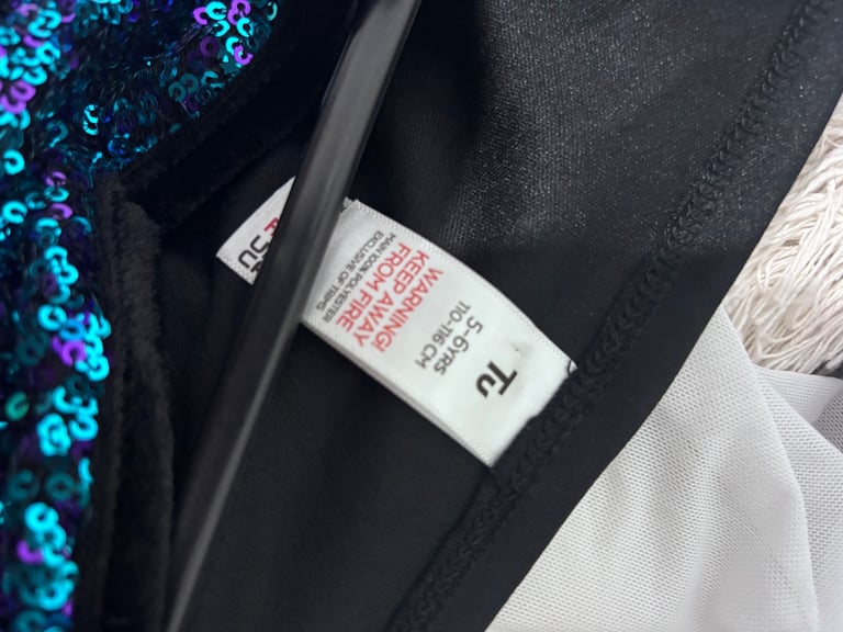 Kids costumes and accessories Age 3-6?