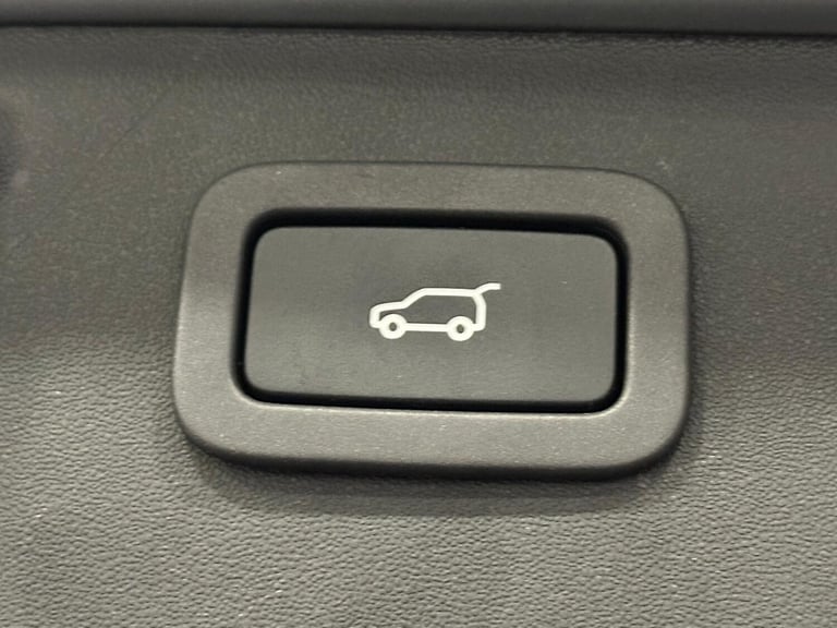 2016 Land Rover Discovery Sport 2.0 TD4 SE Tech 4WD Euro 6 (s/s) 5dr (5 Seat) ESTATE Diesel Manual