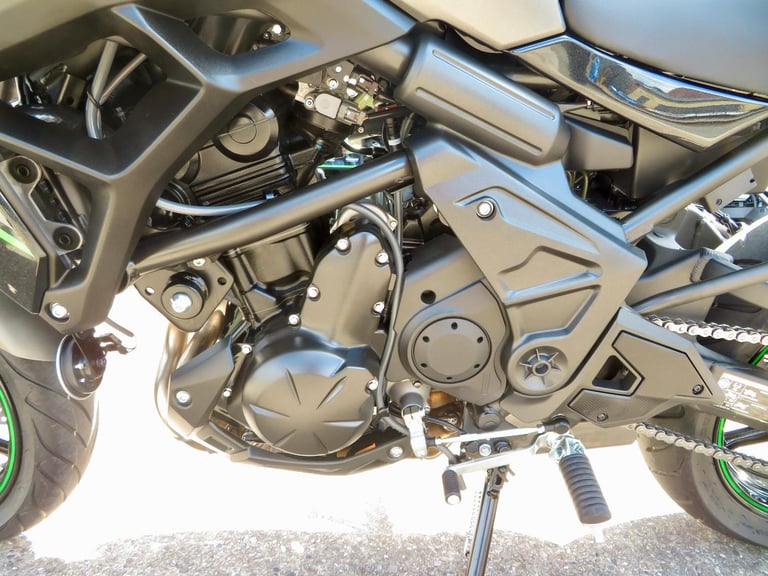 KAWASAKI VERSYS 650 2025