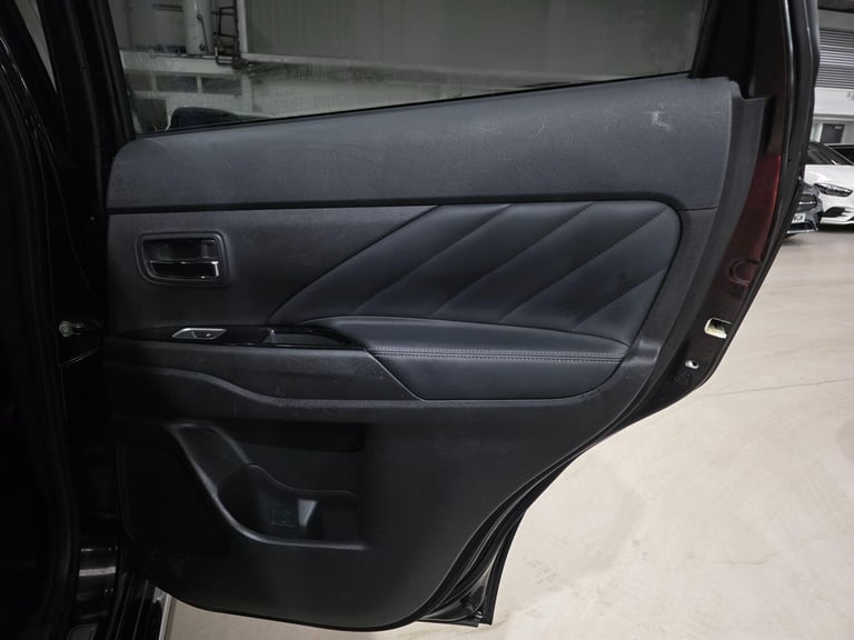 2019 Mitsubishi Outlander 2.4h TwinMotor 13.8kWh 4h CVT 4WD Euro 6 (s/s) 5dr ESTATE Petrol/Electr...