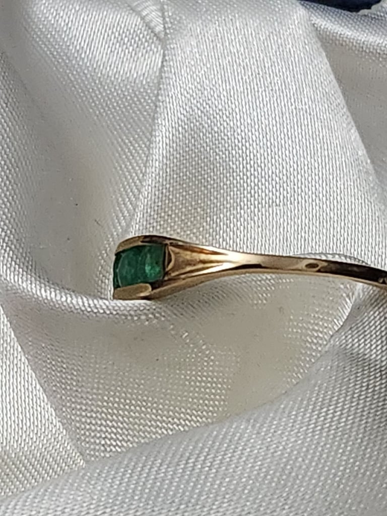 9Ct Sizs T Yellow Gold Grade AAA Kegan Zambian Emerald Half Eternity Ring  NEW 