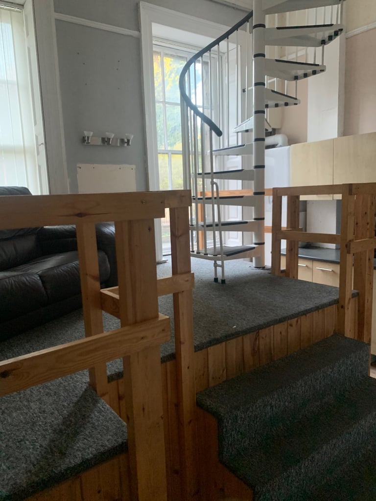 One bedroom flat to rent in central Halifax 