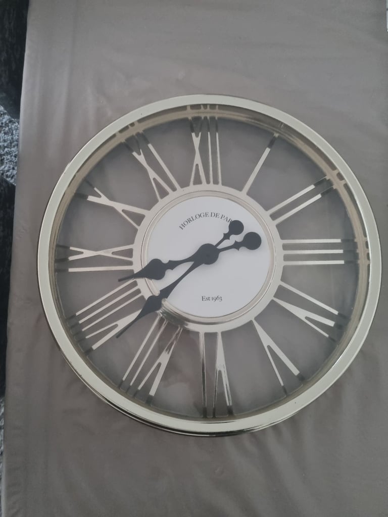 Gold numerical Skeleton clock 