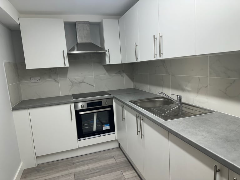 A one bedroom Studio is available to rent in Greenford UB6