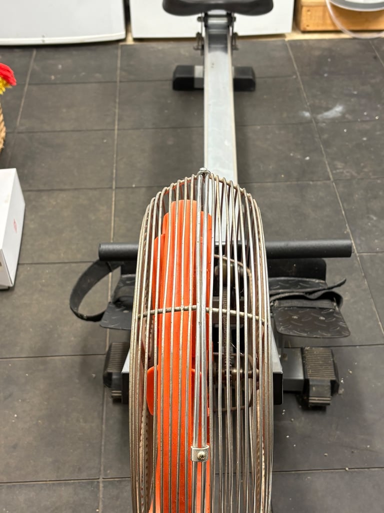 V Fit Rowing machine 