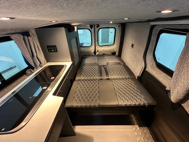 2015 Renault Trafic 1.6 dCi 27 Business camper conversion, 6 seats 5dr Diesel Manual SWB Standa C...
