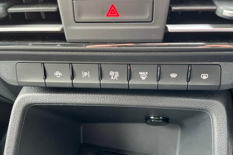 2025 Ford Transit Connect 240 Limited AUTO L2 LWB 2.0 EcoBlue 122ps, PLYLINED, CRUISE CONTROL Aut...