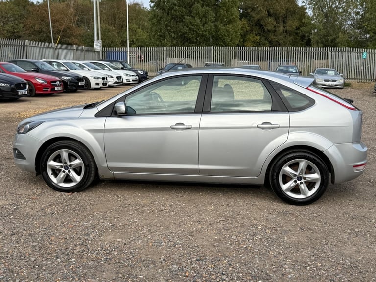 2010 Ford Focus 1.6 Zetec 5dr HATCHBACK Petrol Manual