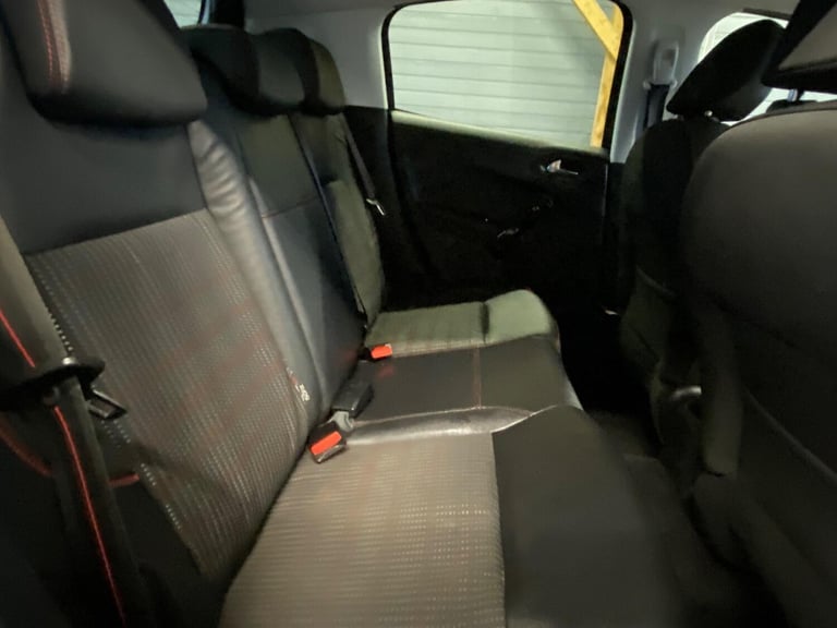 PEUGEOT 208 1.2 PureTech GT Line 2015