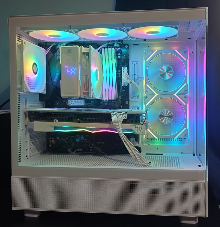 White Powerful Custom Gaming PC | RX 6800XT 16GB | Ryzen 7 3800X | 32GB RAM | 2TB SSD | Win 11 Pro