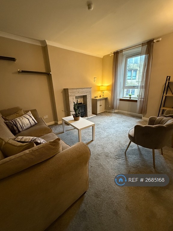 2 bedroom flat in Hastie Street, Glasgow, G3 (2 bed) (#2685168)