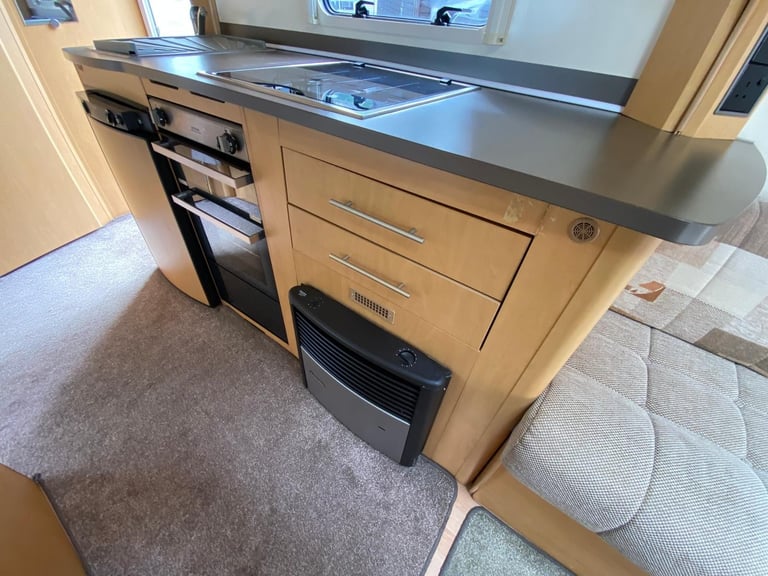 BAILEY PEGASUS 514 - 2010 - 4 BERTH - END WASHROOM - MOVER - BARGAIN 