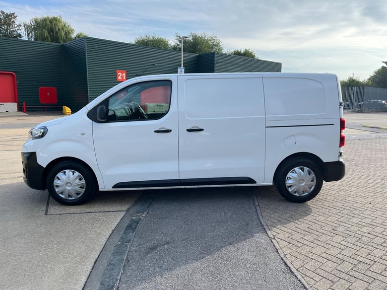 2019 Peugeot Expert 1.5 BlueHDi 1000 Professional Standard Panel Van MWB Euro 6 (s/s) 6dr PANEL V...