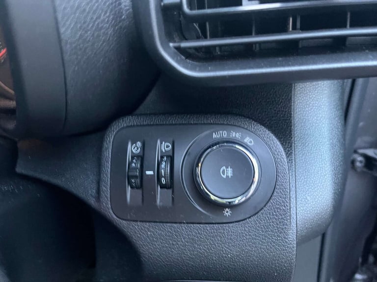 2019 Vauxhall Combo Life 1.2 Turbo Design XL 5dr MPV PETROL Manual