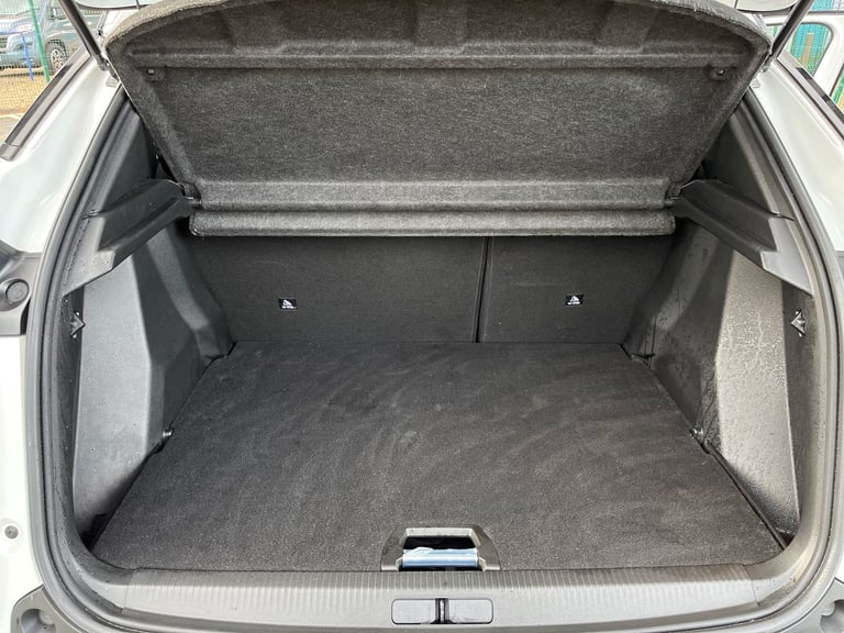  Peugeot E 2008 50kwh Gt Premium Suv 5dr Electric Auto 7kw Charger 136 Ps