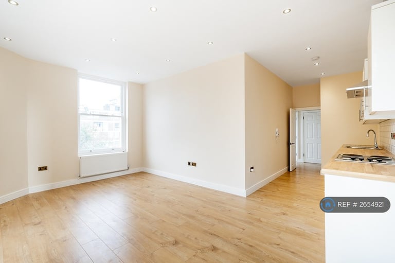 image for 2 bedroom flat in Commercial Road, London, E1 (2 bed) (#2654921)