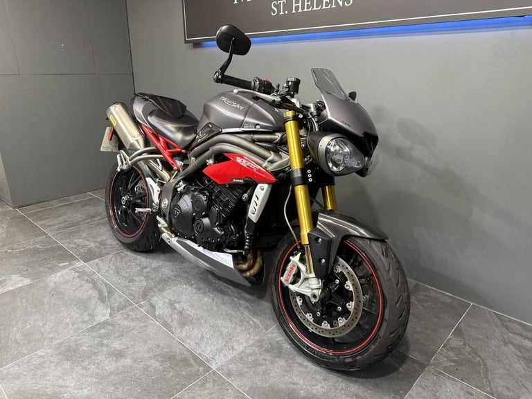 2026 TRIUMPH SPEED TRIPLE R 1050 PERFORMANCE NAKED BIKE WITH ARROW CANS