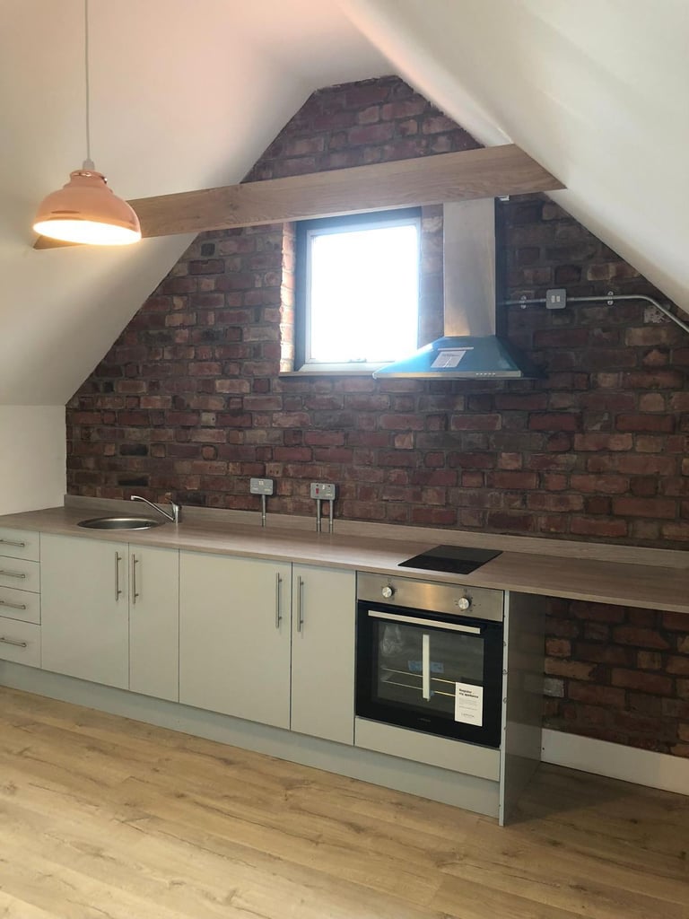 Spacious & Cosy Studio Flat for Rent – CV1 5DW