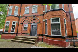 2 bedroom flat in Polygon Road, Manchester, M8 (2 bed) (#1608042)