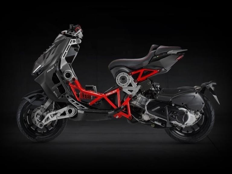 ItalJet Dragster 200cc Naked Sports Automatic Scooter Was £5299 Now £3699
