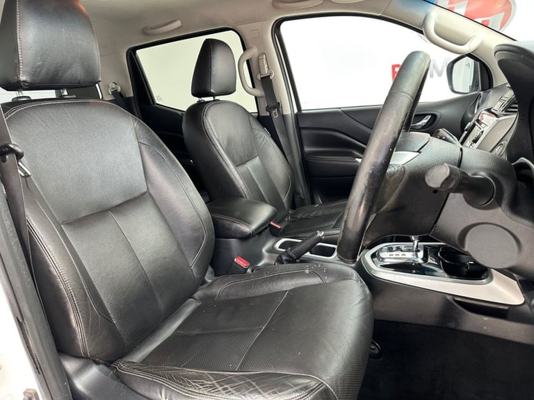 2016 Nissan Navara 2.3 dCi Tekna Pickup Double Cab 4dr Diesel Auto 4WD Euro 6 (190 ps) PICKUP Die...