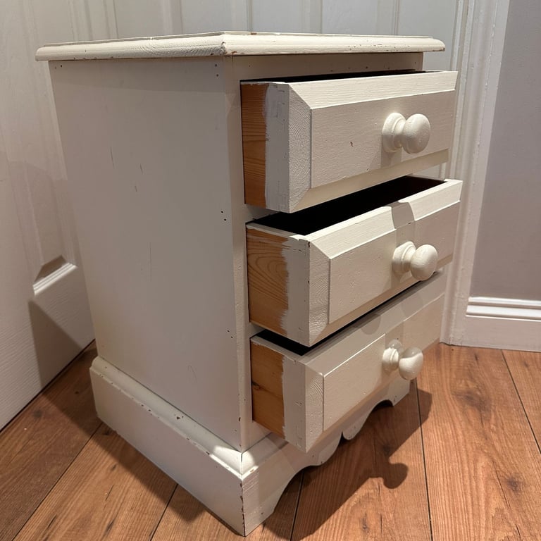 Solid Country Pine Bedside Cabinet Table 3 Dovetail Drawers Cream CHIPPED Paint