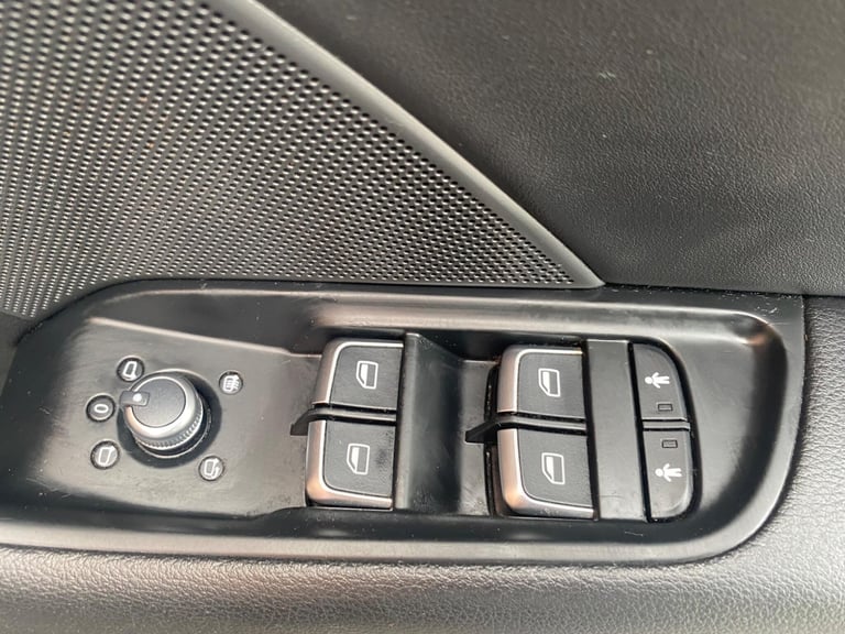 2015 Audi S3 2.0 TFSI S Tronic quattro Euro 6 (s/s) 4dr SALOON Petrol Automatic