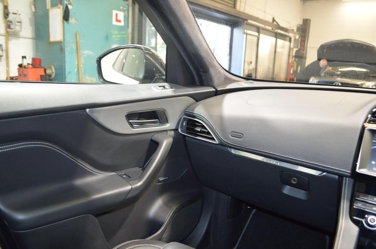 JAGUAR F-PACE 2.0 D180 Chequered Flag Auto AWD Euro 6 (s/s) 5dr 2019