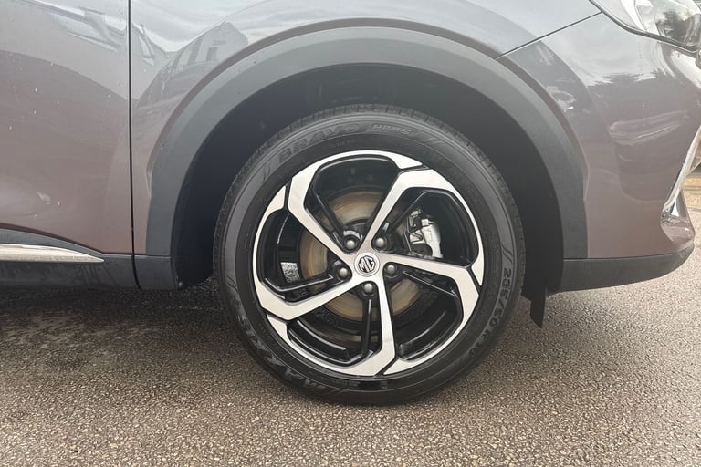 2024 MG MG HS 103407 Hatchback Automatic