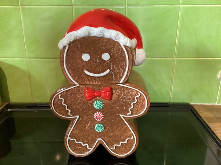 Harry Slatkin Christmas Gingerbread Man ceramic candle jar