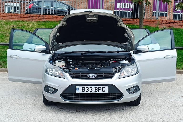 2010 Ford Focus 1.6 Zetec 5dr ESTATE Petrol Automatic