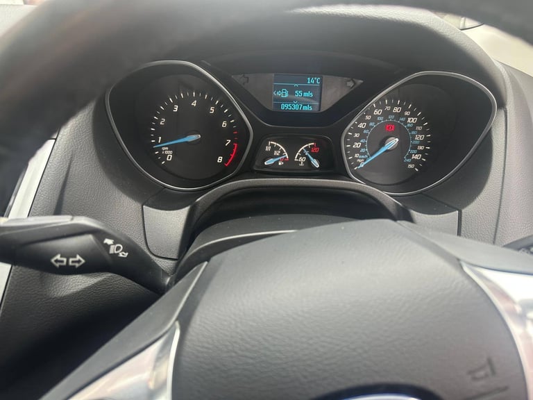 Ford, FOCUS, Hatchback, 2014, Manual, 998 (cc), 5 doors