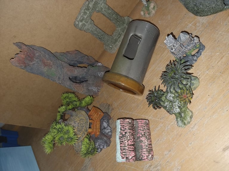 FISH TANK DECORATION AND ORNAMENTS