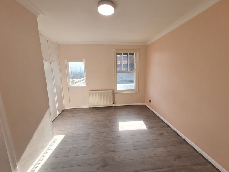 Self-Contained Studio to Rent in Filey Avenue N16 6JJ