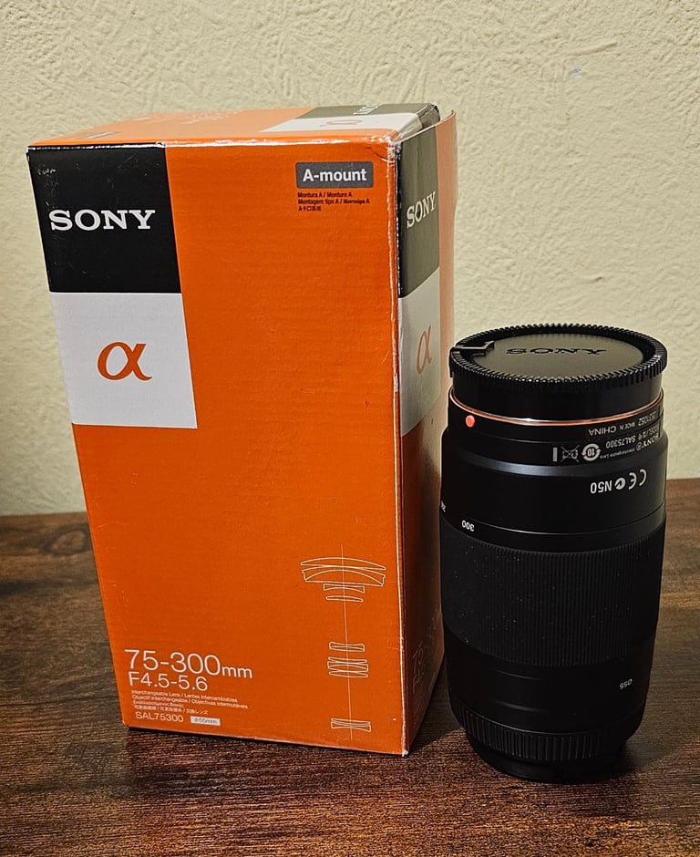 Sony Alpha 58 digital camera with 4GB SD card + 35-700mm zoom lens