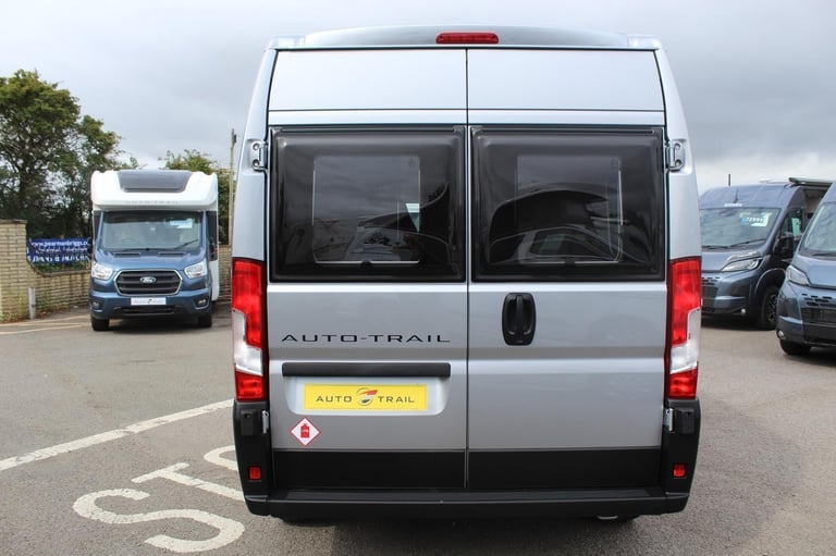 Auto-Trail Expedition 67 POP TOP ROOF, AUTOMATIC DIESEL AUTOMATIC 2025
