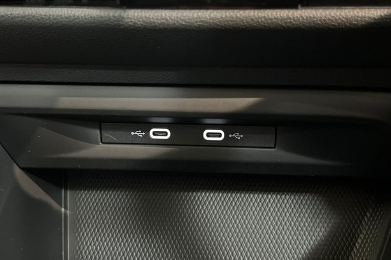 2021 21 VOLKSWAGEN GOLF 1.5 TSI LIFE HATCHBACK 5DR PETROL MANUAL EURO 6 (S/S) (1